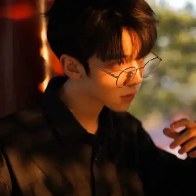 王明